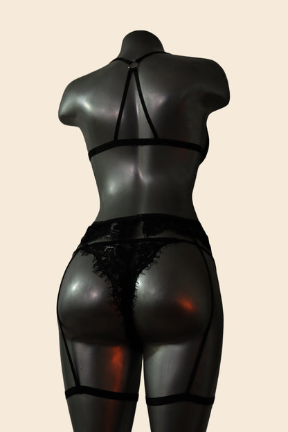 Conjunto de lencería de encaje con liguero y tiras, color negro, vista trasera - Lunatik